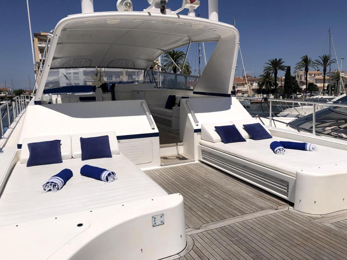 Home Sweet Boat - Chambres D'Hotes Empuriabrava Bagian luar foto