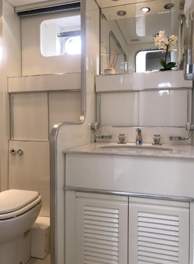 Home Sweet Boat - Chambres D'Hotes Empuriabrava Bagian luar foto