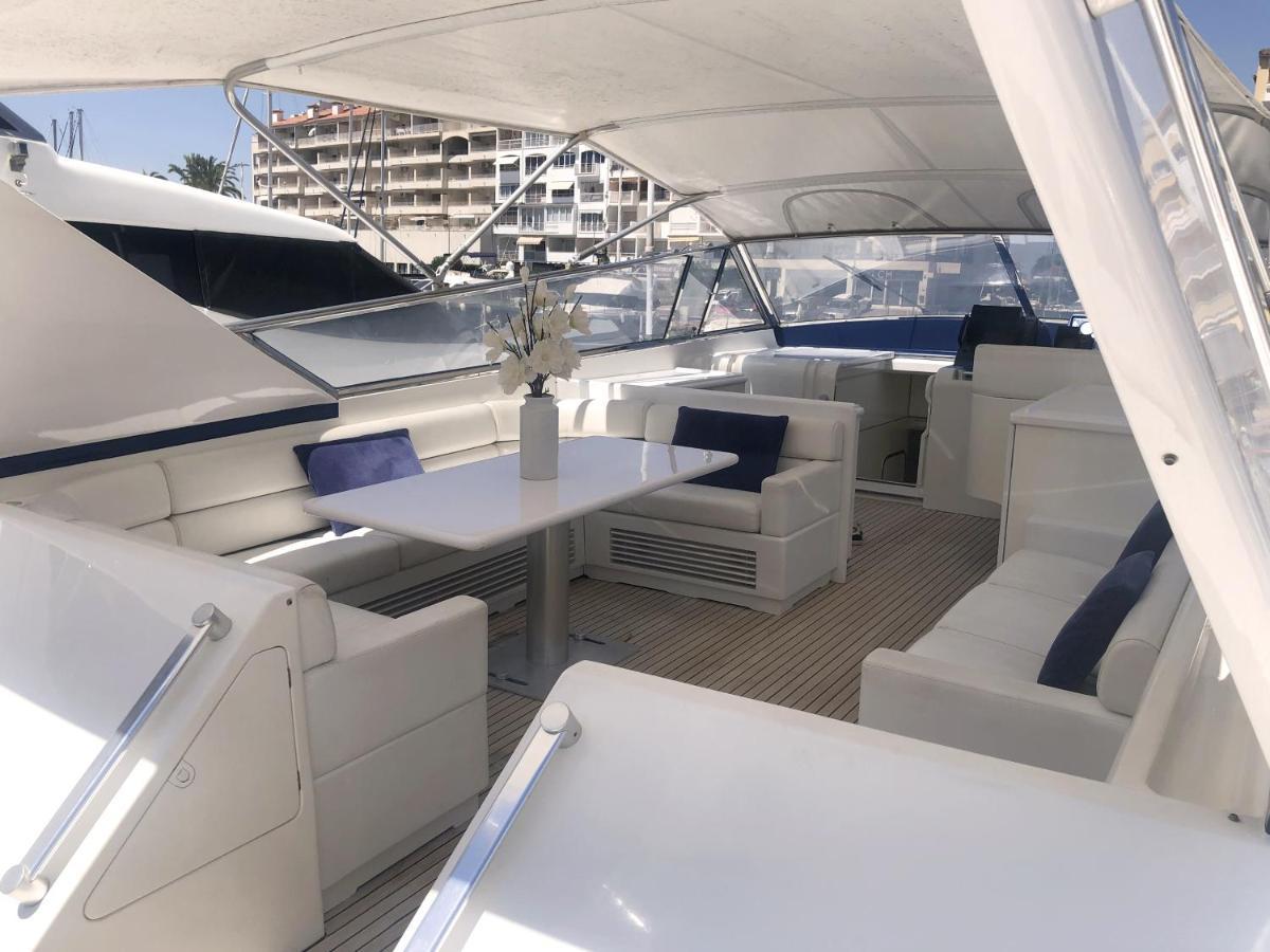 Home Sweet Boat - Chambres D'Hotes Empuriabrava Bagian luar foto