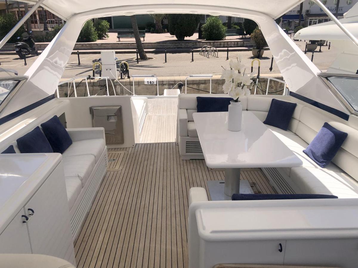 Home Sweet Boat - Chambres D'Hotes Empuriabrava Bagian luar foto