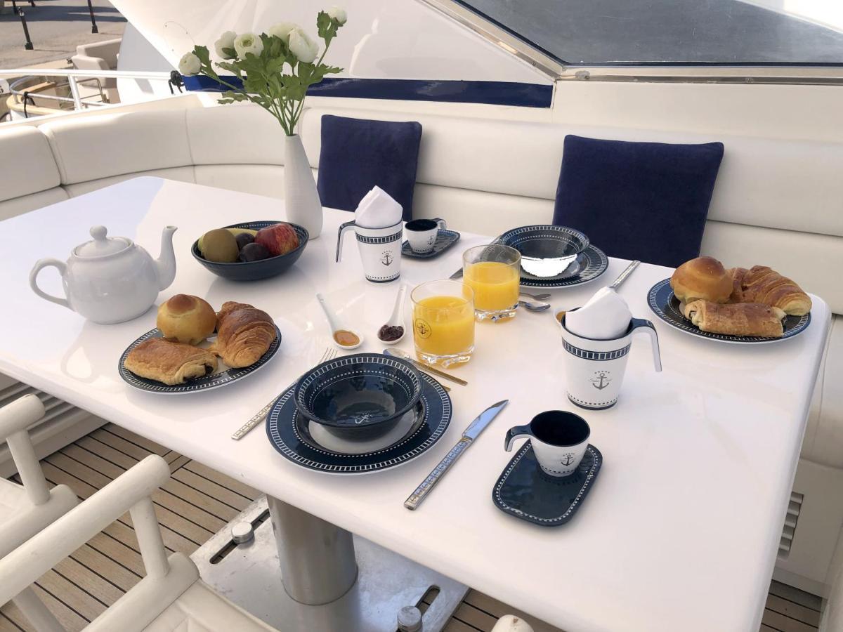 Home Sweet Boat - Chambres D'Hotes Empuriabrava Bagian luar foto